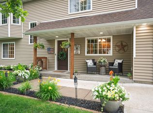 617 12th St, Farmington, MN 55024