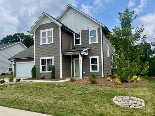 1675 Ashmead Ln, Clemmons, NC 27012