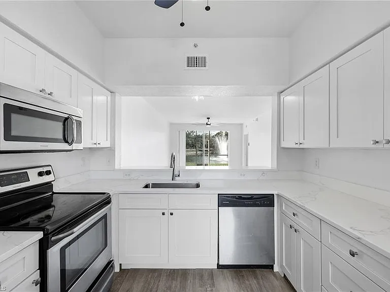 3250 Cypress Glen Way #402 — Photo 9