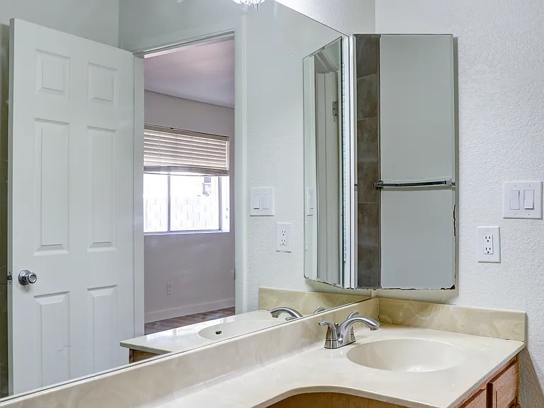1453 S Cochise — Photo 38
