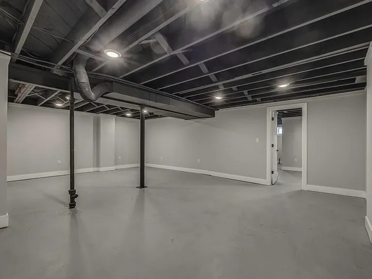 8400 Riggs St — Photo 17