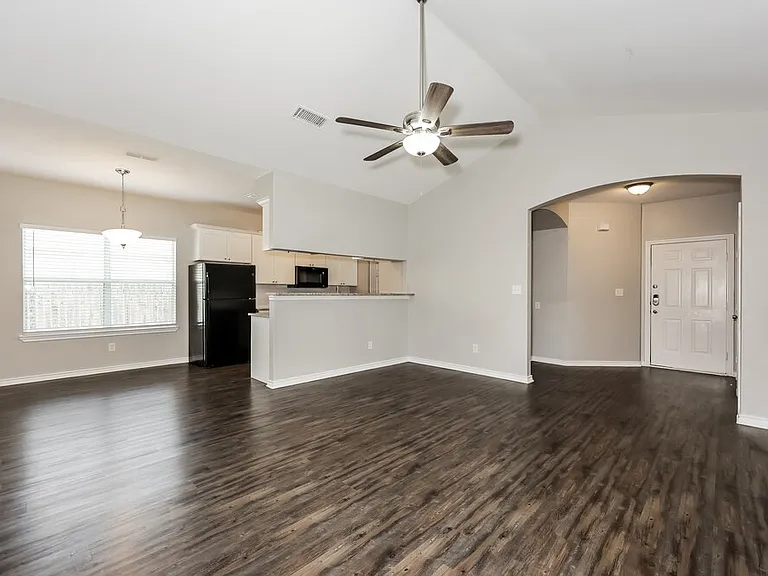 1812 Alanbrooke Dr — Photo 3