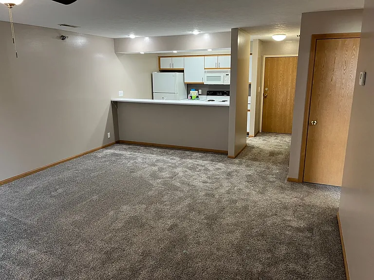 Deer Park Apartments — Photo 45