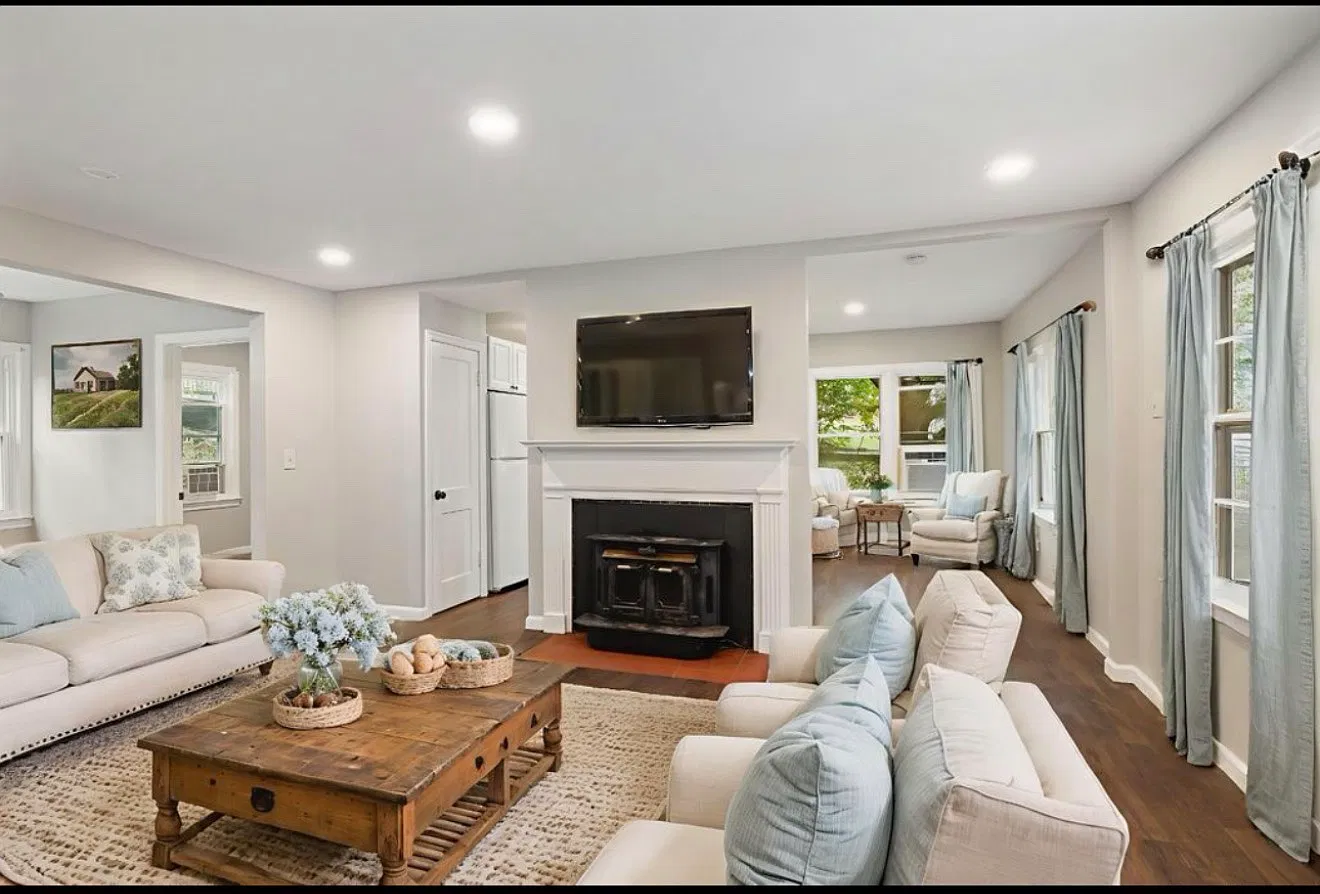 4 bed, 1500 sqft, $2,250 — Photo 2