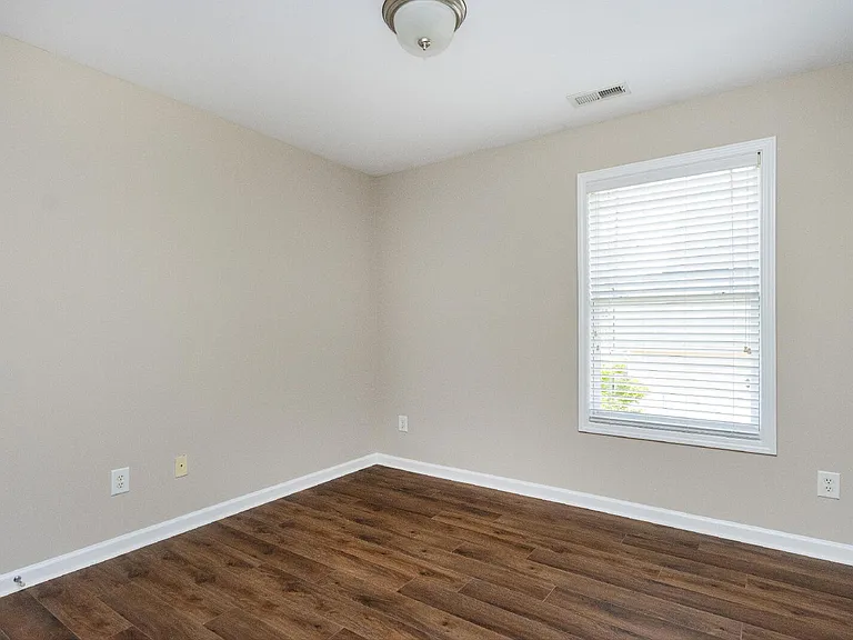 711-60 Keystone Park Dr — Photo 25
