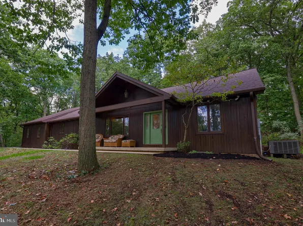 504 Dogwood Dr, York, PA 17406