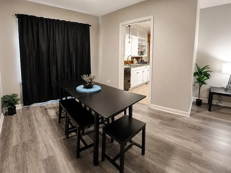 406 W 52nd St #406 — Photo 12