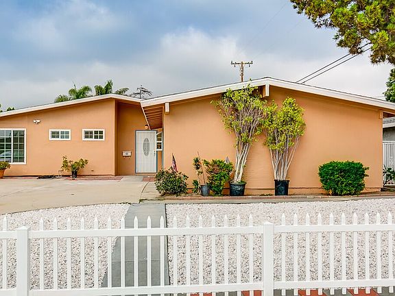 2nd image of 13451 Palomar St