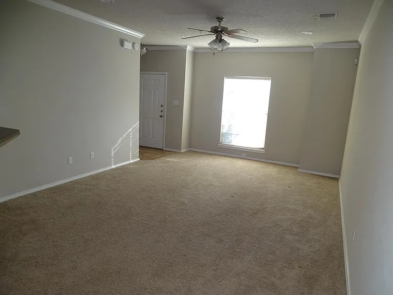 2106 Main St — Photo 14
