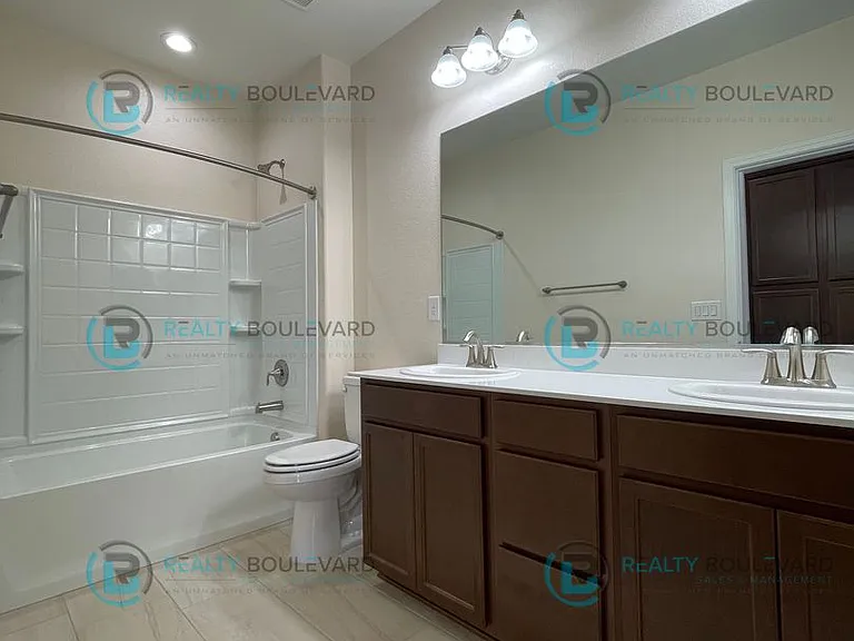 925 W End St — Photo 35