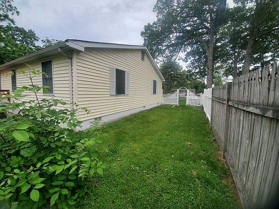 4th image of 734 Park Ave