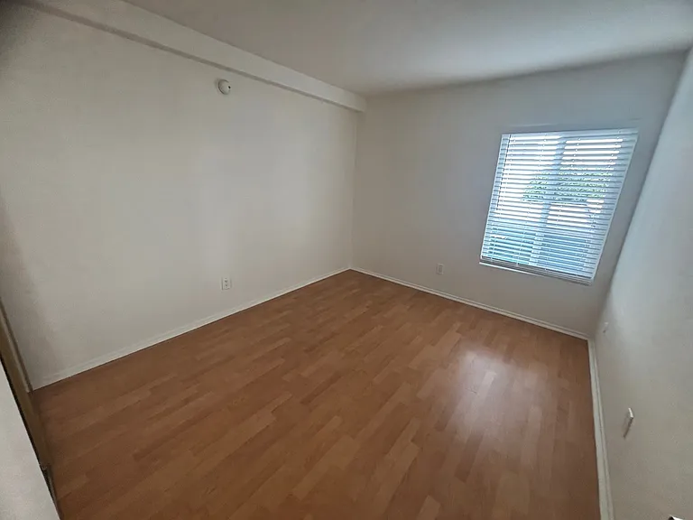 18350 Hatteras St #168 — Photo 8
