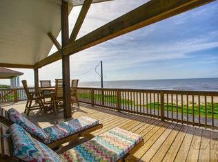 1387 Keith Ave, Gilchrist, TX 77617