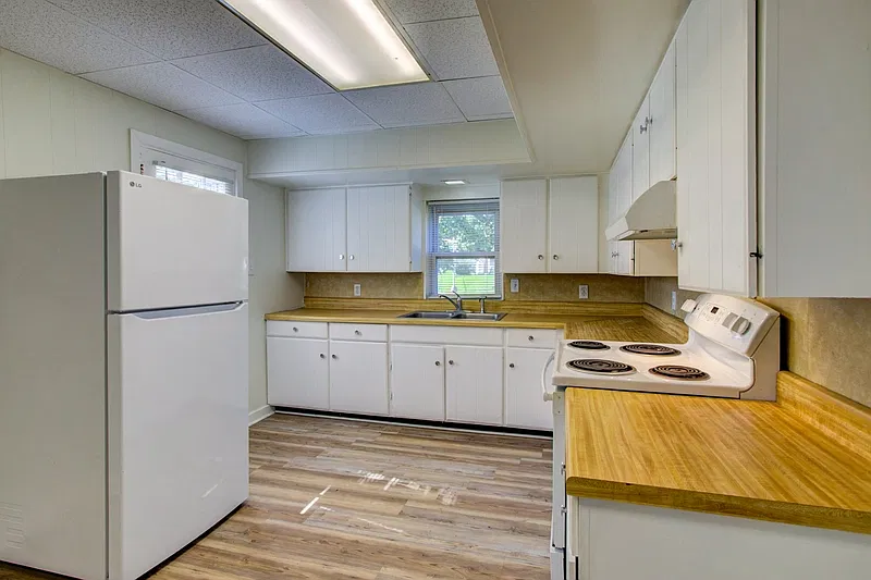 2 bed, 1.0 bath, 825 sqft, $1,295 — Photo 4