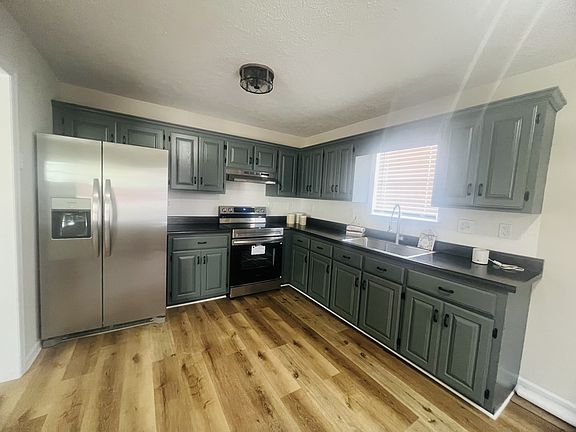 5th image of 129 Mount Leo Heights St