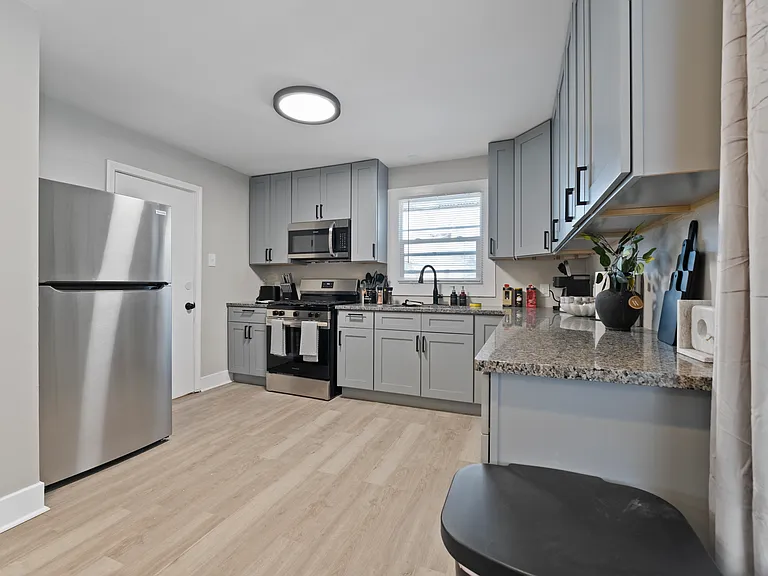 18429 Palmer Ave — Photo 18
