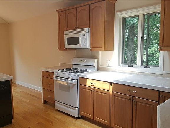 4th image of 111 Washington Ave