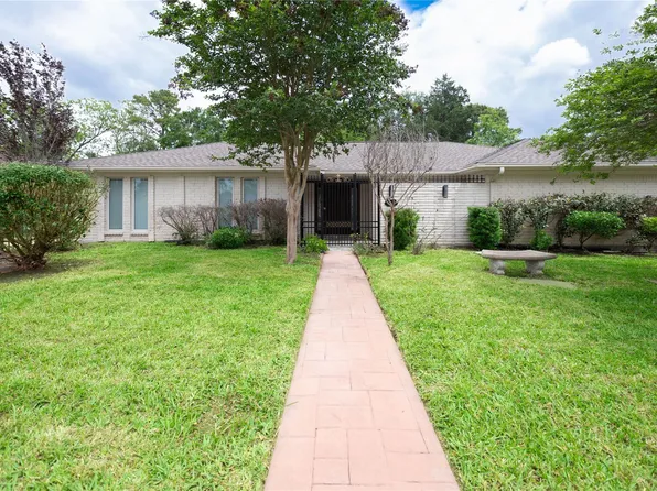 7546 Maple Tree Dr, Houston, TX 77088
