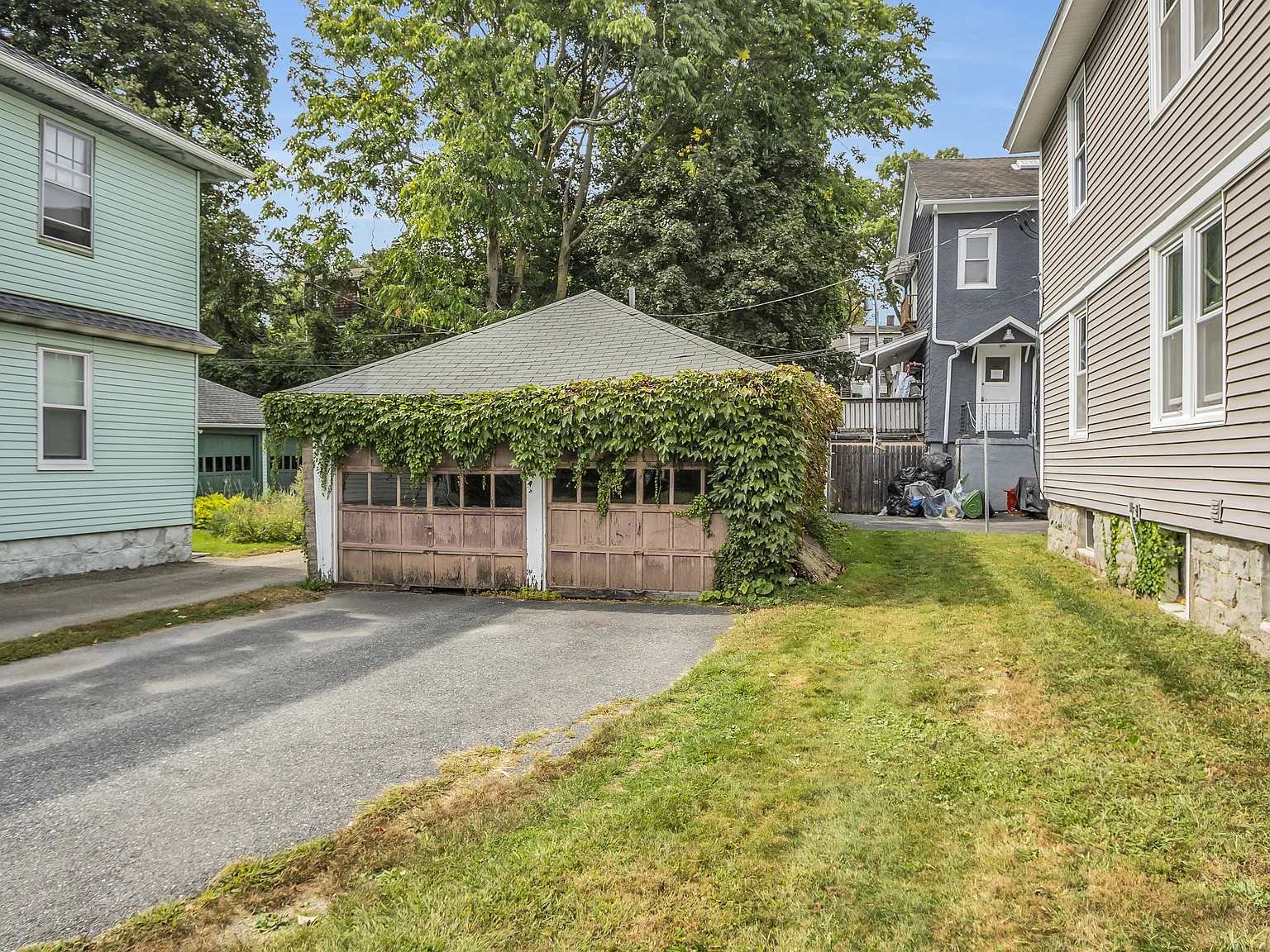 2 bed, 1200 sqft, $2,150 — Photo 3