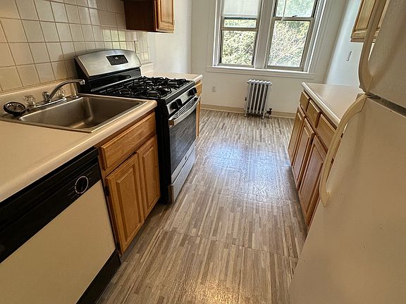 4th image of 24 Colborne Rd APT 22