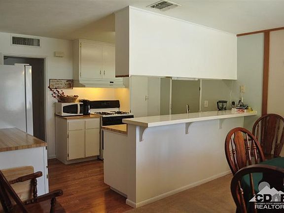 4th image of 81178 Helen Ave