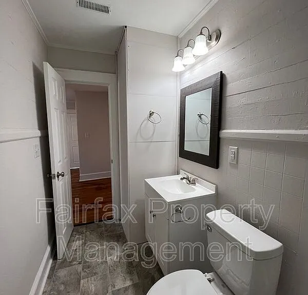 102 W Summit Ave #B — Photo 15
