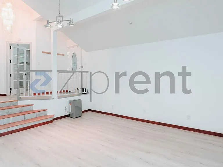 359 Redwood Rd #SINGLE HOME — Photo 6