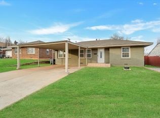 1105 Nowahy Ave, Clinton, OK 73601