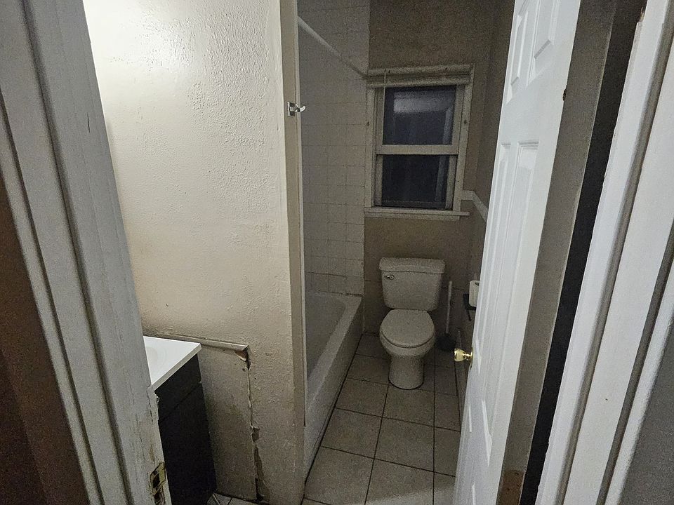 2nd image of 1614 Ferry Ave #2