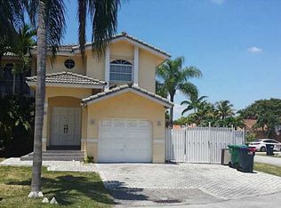 2076 SW 103rd Pl, Miami, FL 33165