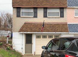 2805 Sebring Rd, Philadelphia, PA 19152