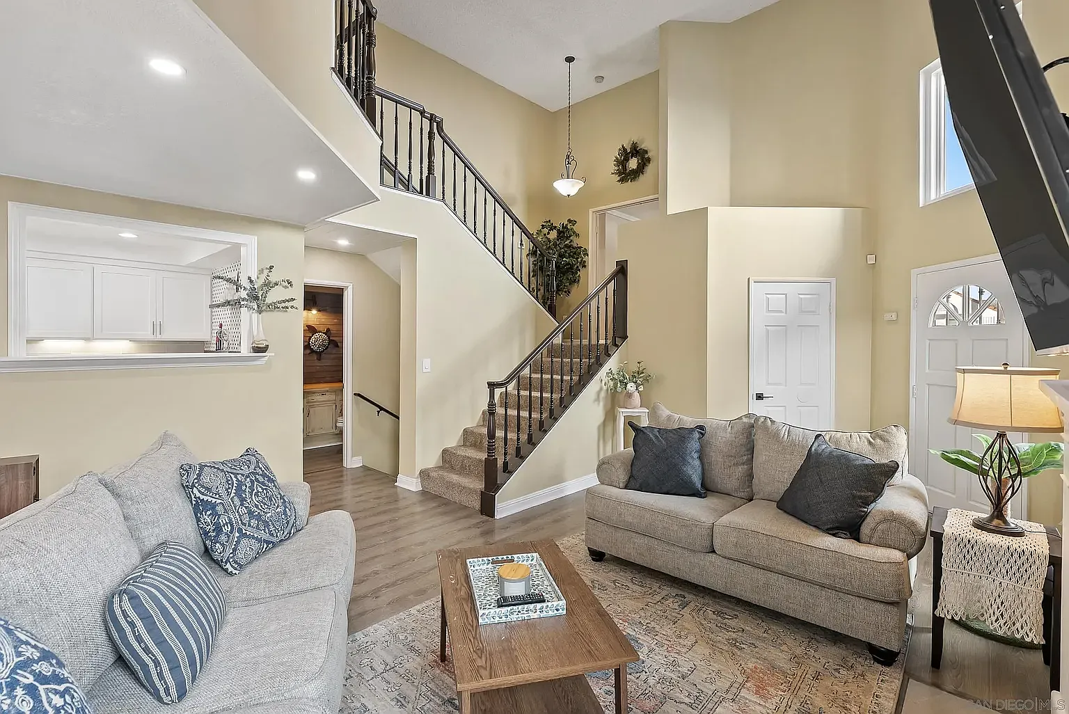 3 bed, 1566 sqft, $4,495 — Photo 2