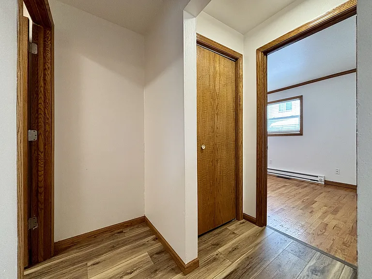 Town's Edge Apartments — Photo 31