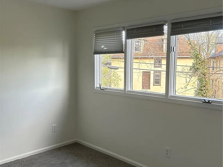 694 Broadway — Photo 16