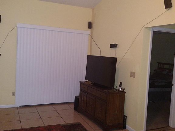 5th image of 1327 Jefferson Ave APT A