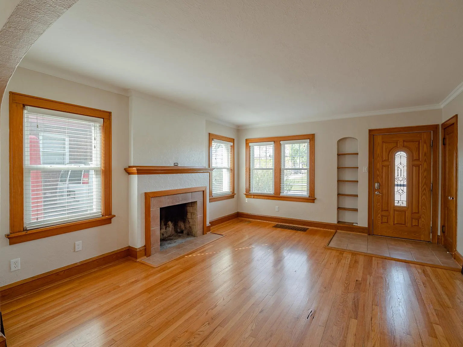 3 bed, 2.5 bath, 1350 sqft, $2,450 — Photo 4