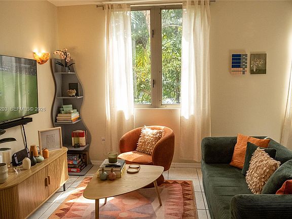 4th image of 2630 SW 28th St APT 1