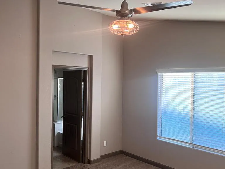1148 E Barrus Dr — Photo 19