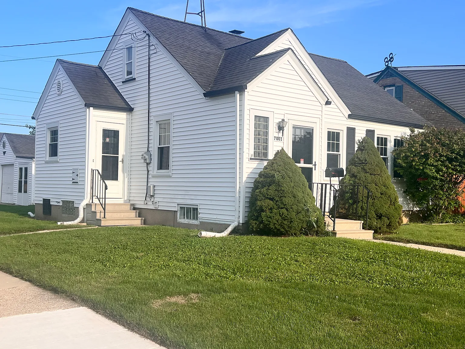 2 bed, 800 sqft, $1,800 — Photo 2