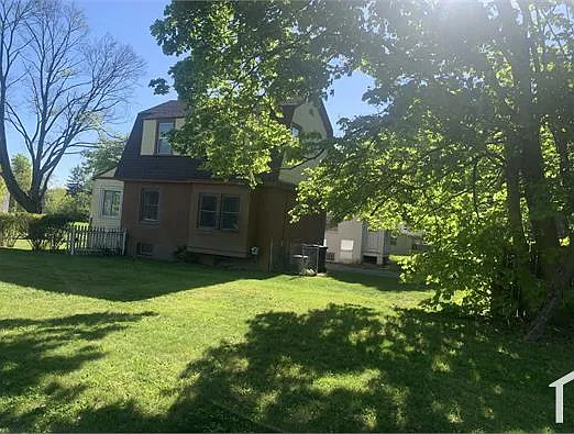 1606 W Dartmouth St — Photo 22