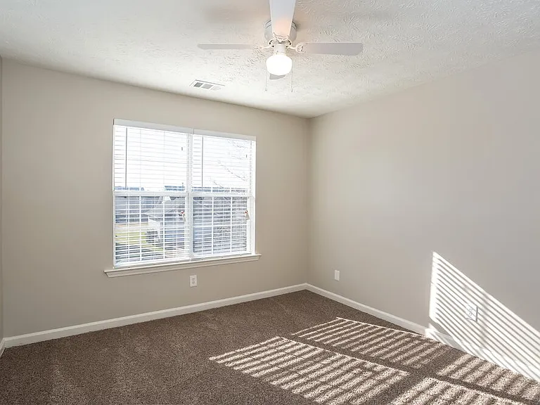 430 Summer Hill Cir — Photo 13