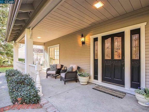 2nd image of 1360 Sugarloaf Dr