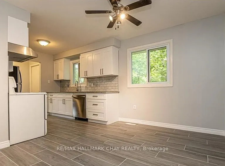 33B Grove St E #MAIN FLOOR — Photo 7