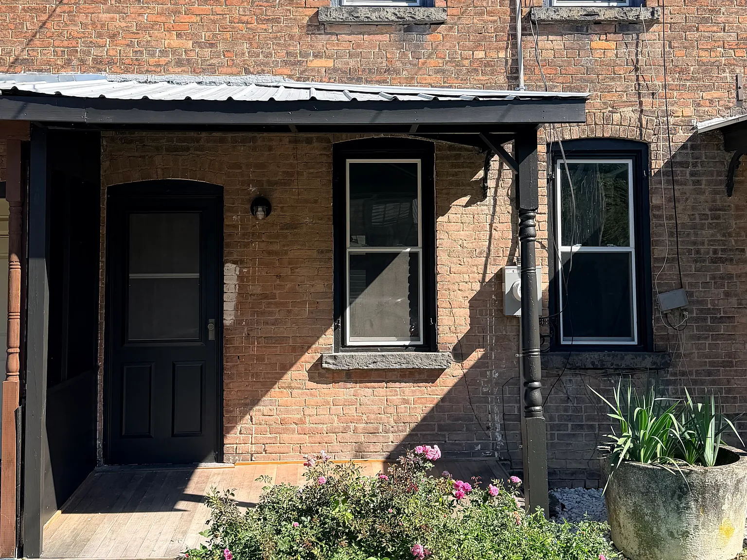 2 bed, 980 sqft, $2,100 — Photo 2