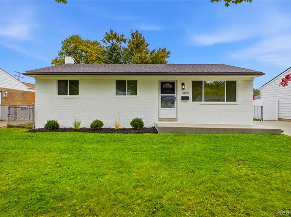 26728 Collingwood St, Roseville, MI 48066