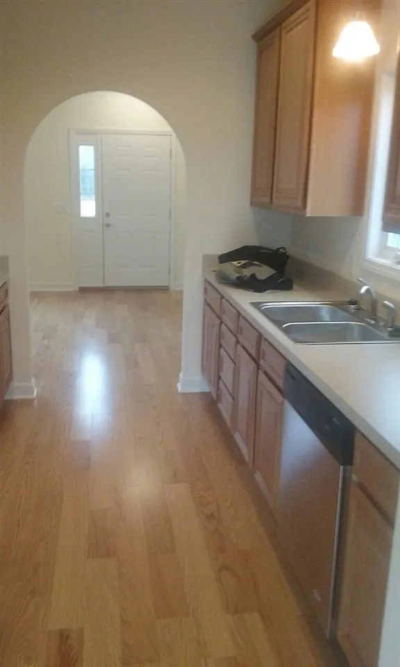 2 bed, 2.5 bath, 1448 sqft, $1,500 — Photo 2