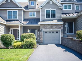 184 Fieldstone Dr, Schenectady, NY 12304