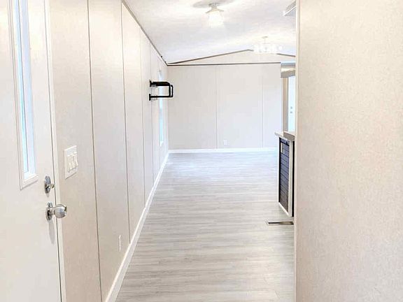 4th image of 232 N Raphael Rd