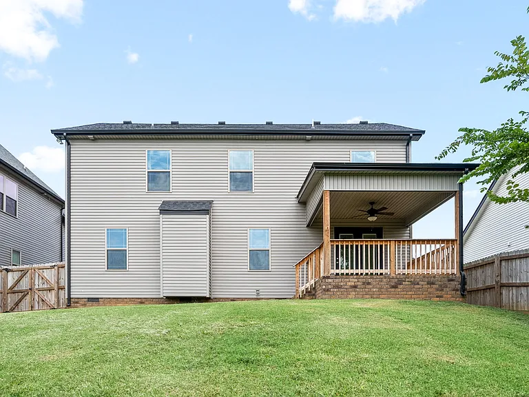 3482 Southwood Dr — Photo 32