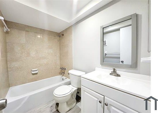 5th image of 335 SW 20th St APT 8